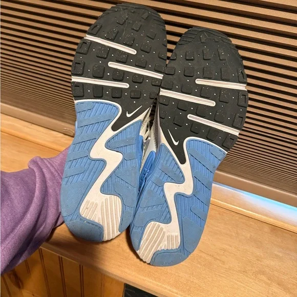 Nike Air Max Beige and Light Blue Sneakers - Picture 2 of 6